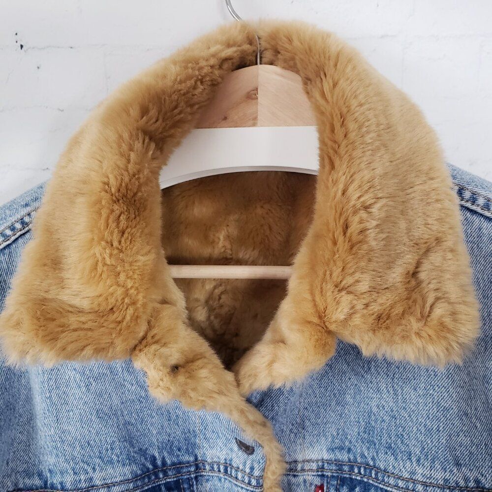 Levis Faux Fur Lined Denim Trucker Jean Jacket Size XS Oversized Anthro Blue - Picture 4 of 13